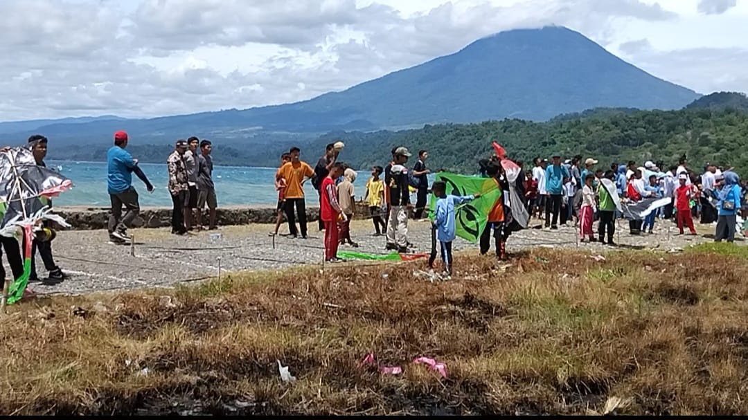 Pelangi Tanggamus Gelar Festival Layang-Layang, Ratusan Pelayang Ramaikan Langit Batu Balai