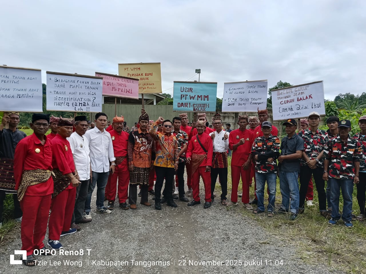 Ahli Waris Almarhum Aspani Tuntut PT WMM Kembalikan Tanah Ulayat Di Cukuh Balak