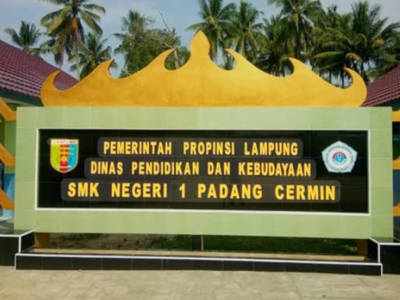 Akses Wartawan Terhambat di SMKN 1 Padang Cermin, Diduga Ada Campur Tangan Oknum Marinir