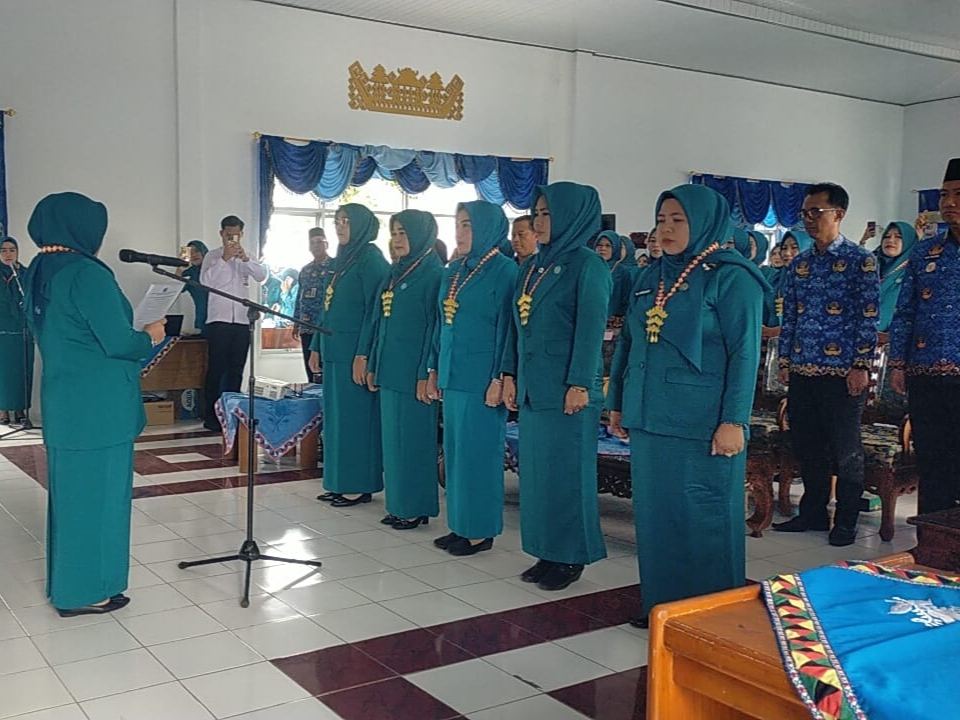 Enam Ketua TP PKK Kecamatan Di Tanggamus Dilantik, Fokuskan Program Rakernas 2025
