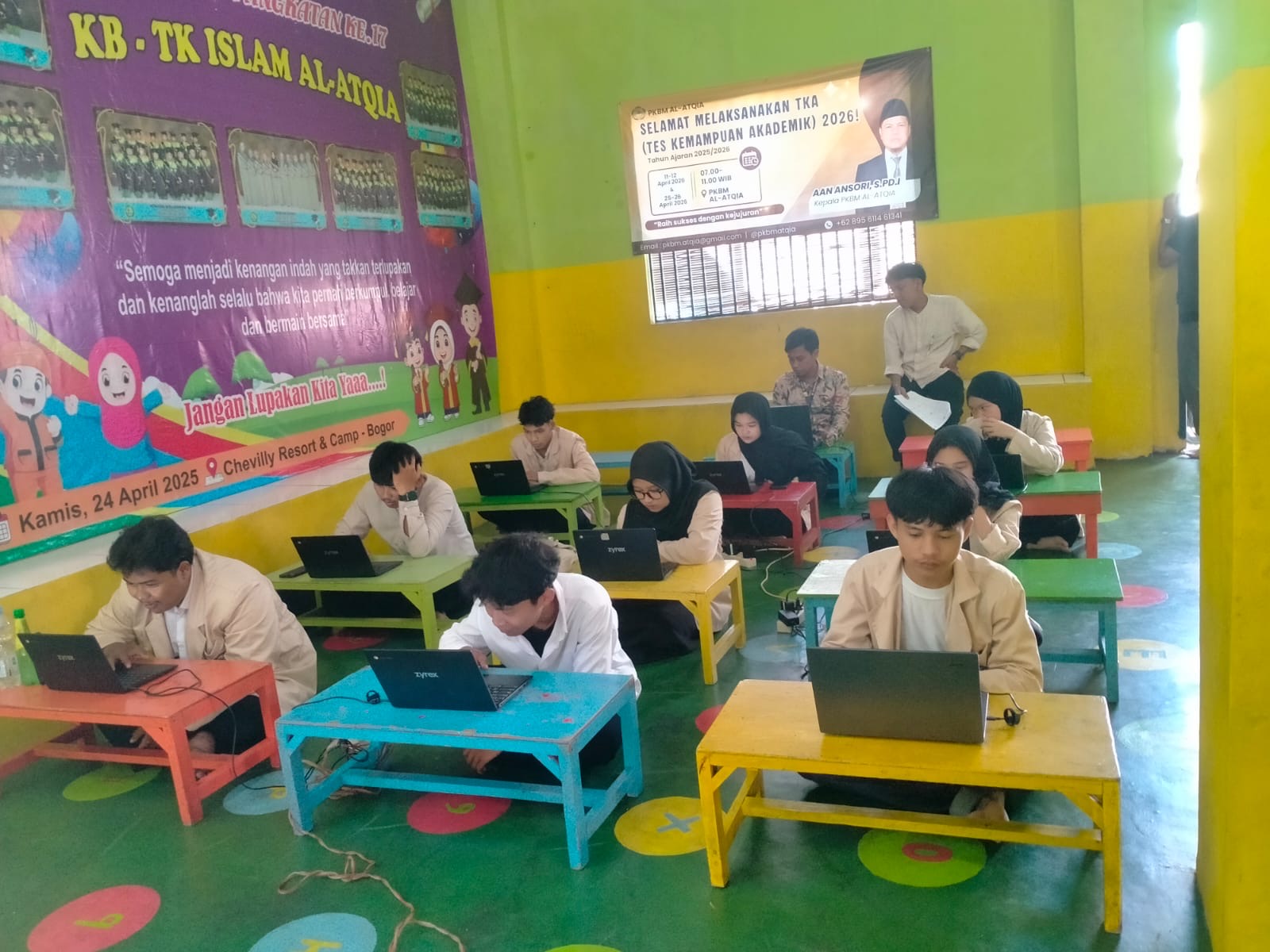 SISWA YAYASAN PKBM AL-ATQIA MENGIKUTI TES KEMAMPUAN AKADEMIK,DAN UJI MENULIS