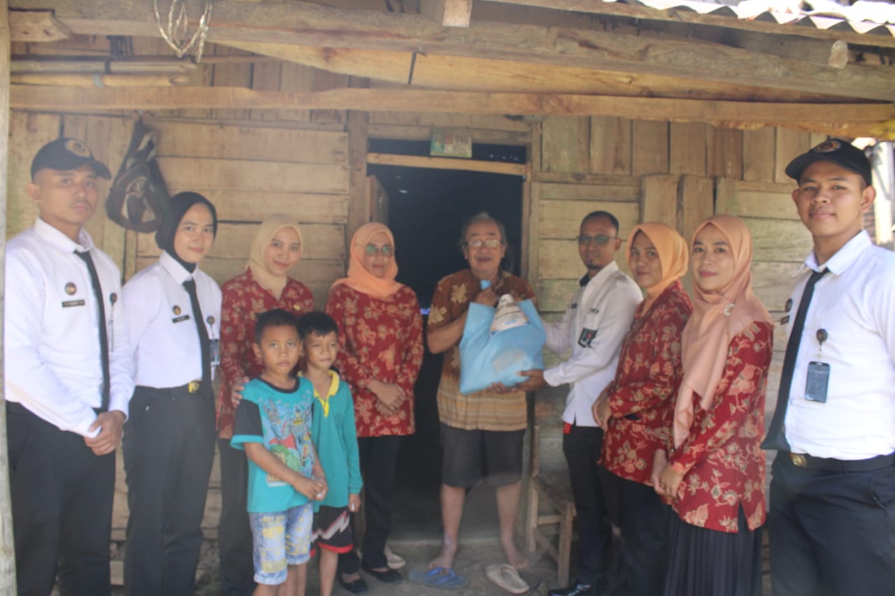 Lapas Kotaagung Tebar 80 Paket Sembako untuk Warga, Rayakan HUT Ke-80 RI Dengan Kepedulian