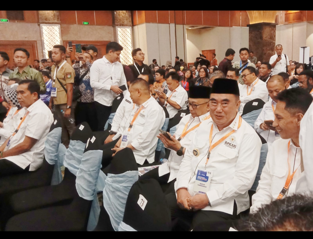 Pengukuhan M. Saleh Asnawi Sebagai Ketua Bidang Perdagangan APKASI Pusat, Dihadiri Tokoh Nasional.