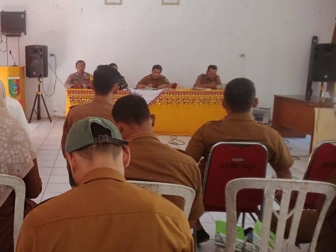 Bripka Alfian DS Hadiri Rapat Pembentukan Panitia HUT RI Ke-80 Di Kecamatan Cukuh Balak