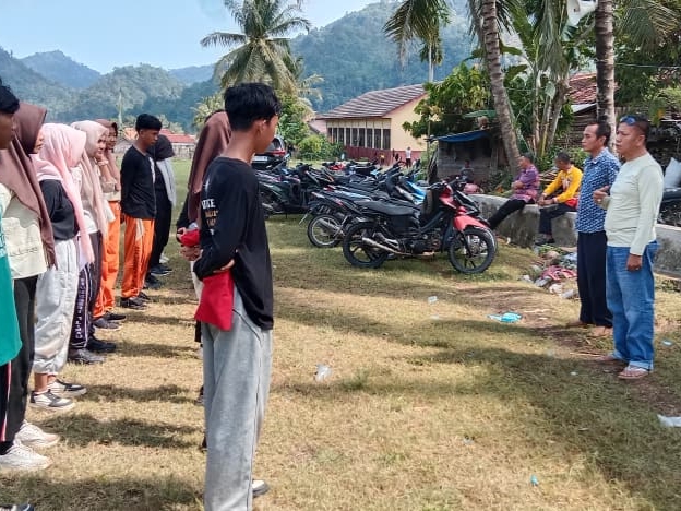 Pastikan Kesiapan HUT RI, Camat Limau Sambangi Lokasi Latihan Paskibra dan Seni