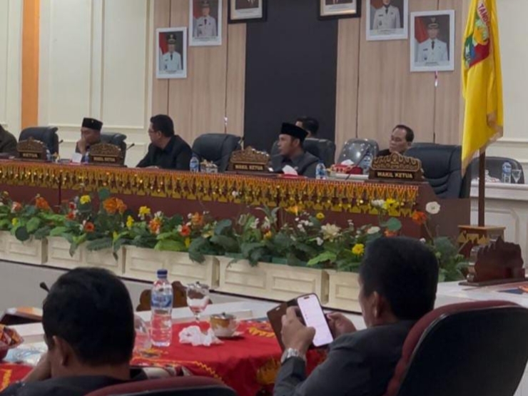 Sekda Bermain HP Saat Paripurna: Pelanggaran Etika Yang Tak Boleh Dibiarkan