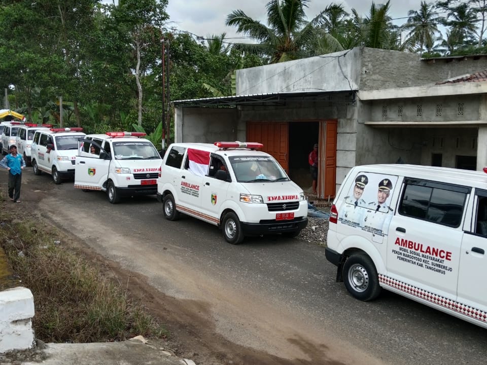 Karnaval HUT RI Ke-80 Di Sumberejo Meriah, 13 Ambulans Jadi Pusat Perhatian