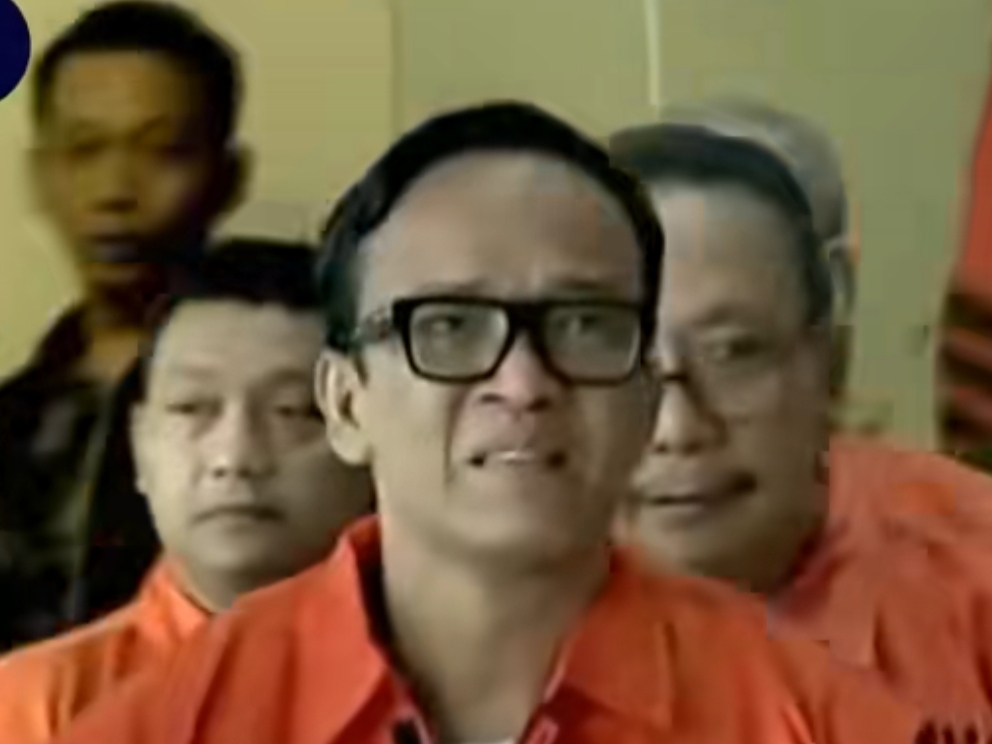 Resmi Tersangka, Wamenaker Immanuel Ebenezer Menangis Saat Kenakan Rompi Oranye