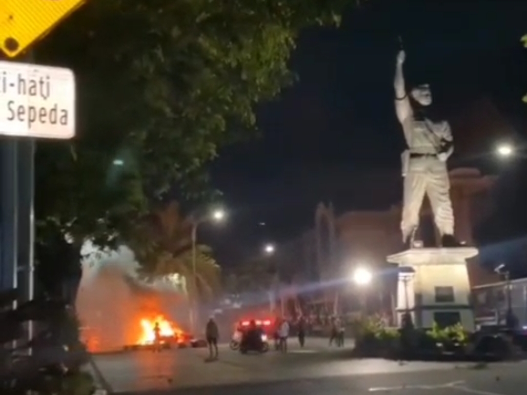 Breaking News: Gelombang Aksi Pasca Tragedi Ojol di Senayan, Sejumlah Kota Bergolak