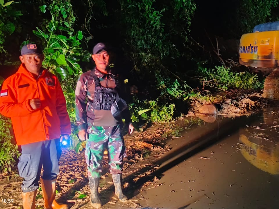 Longsor Putus Jalan Provinsi, Empat Pekon Di Cukuh Balak Terendam Banjir